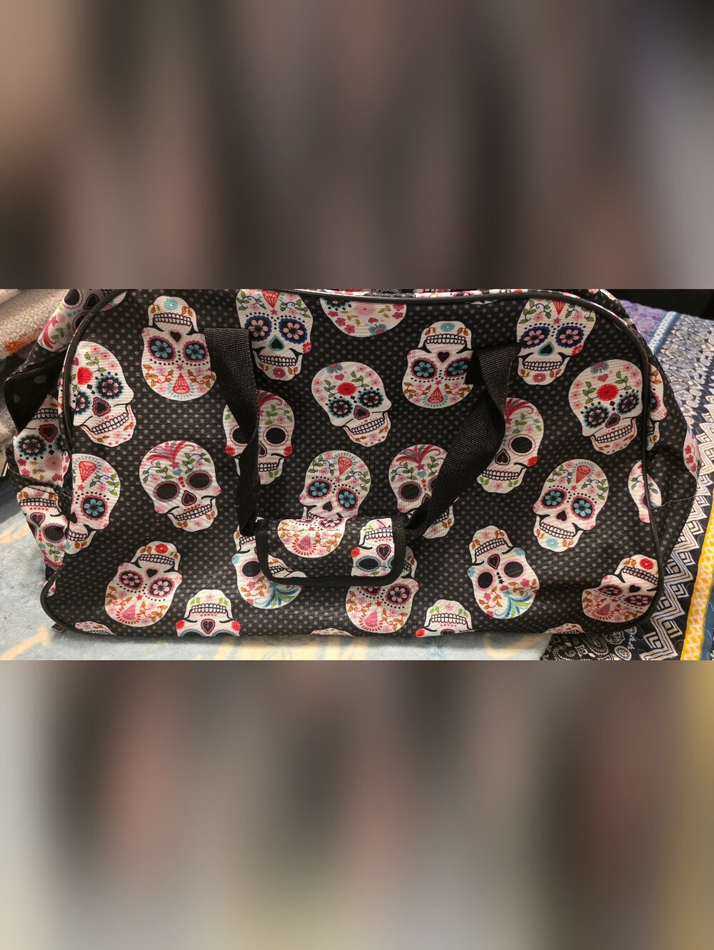 Betsey Johnson Skull Party 22" Wheeled Duffle Luggage - Picture 2 of 8